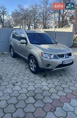 Внедорожник / Кроссовер Mitsubishi Outlander XL 2008 в Херсоне