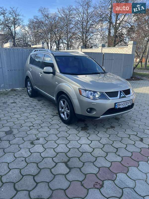 Mitsubishi Outlander XL 2008