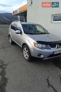 Позашляховик / Кросовер Mitsubishi Outlander XL 2007 в Ужгороді