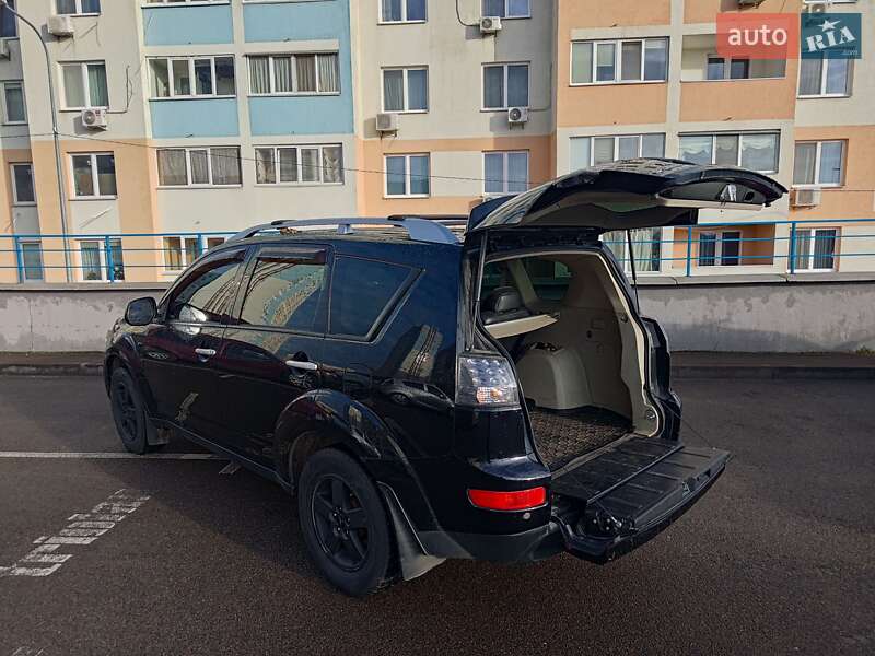 Внедорожник / Кроссовер Mitsubishi Outlander XL 2008 в Киеве