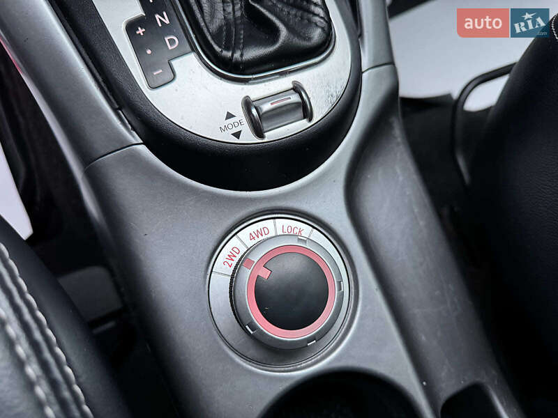 Внедорожник / Кроссовер Mitsubishi Outlander XL 2011 в Запорожье