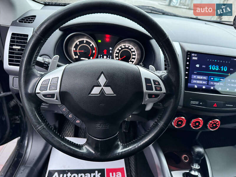 Внедорожник / Кроссовер Mitsubishi Outlander XL 2011 в Запорожье