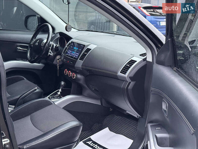 Внедорожник / Кроссовер Mitsubishi Outlander XL 2011 в Запорожье