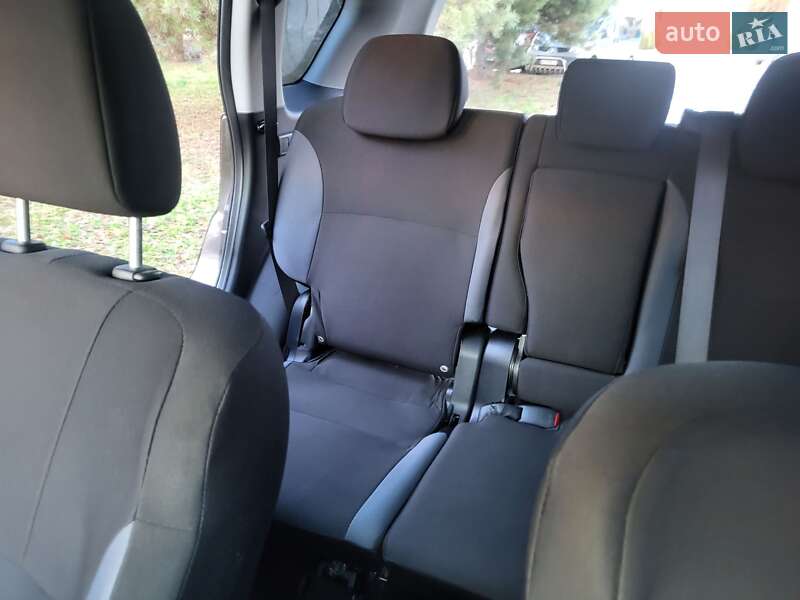 Внедорожник / Кроссовер Mitsubishi Outlander XL 2010 в Хмельницком