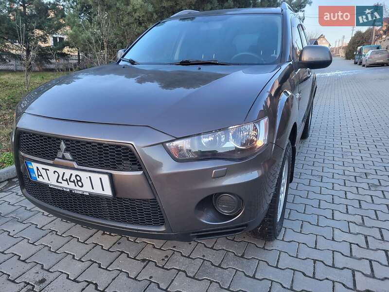 Внедорожник / Кроссовер Mitsubishi Outlander XL 2010 в Хмельницком