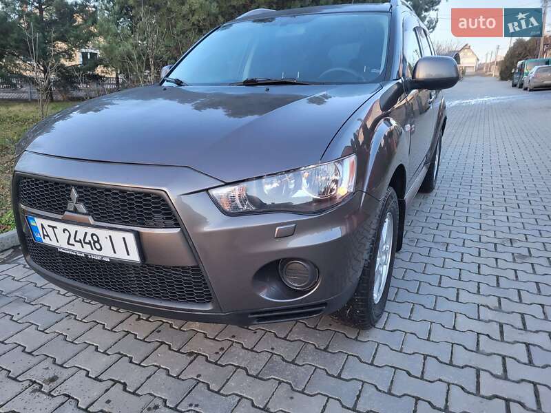 Внедорожник / Кроссовер Mitsubishi Outlander XL 2010 в Хмельницком
