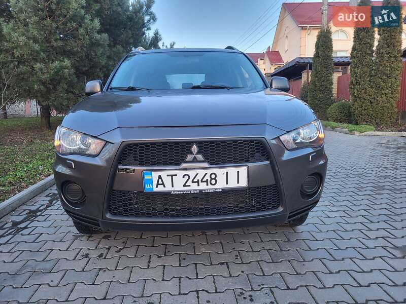 Внедорожник / Кроссовер Mitsubishi Outlander XL 2010 в Хмельницком