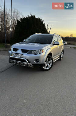 Позашляховик / Кросовер Mitsubishi Outlander XL 2009 в Дрогобичі