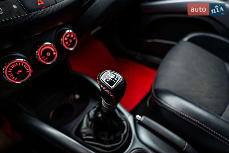 Внедорожник / Кроссовер Mitsubishi Outlander XL 2010 в Киеве фото 18 Внедорожник / Кроссовер Mitsubishi Outlander XL 2010 в Киеве