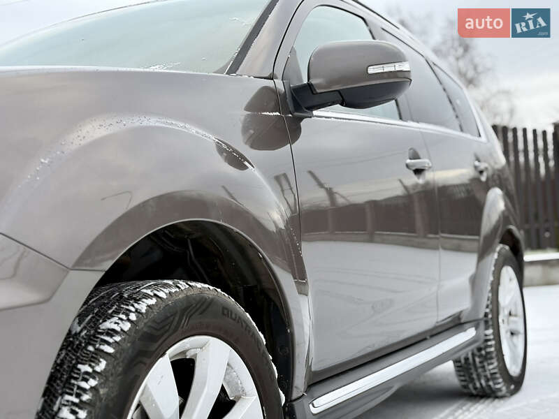 Внедорожник / Кроссовер Mitsubishi Outlander XL 2010 в Староконстантинове