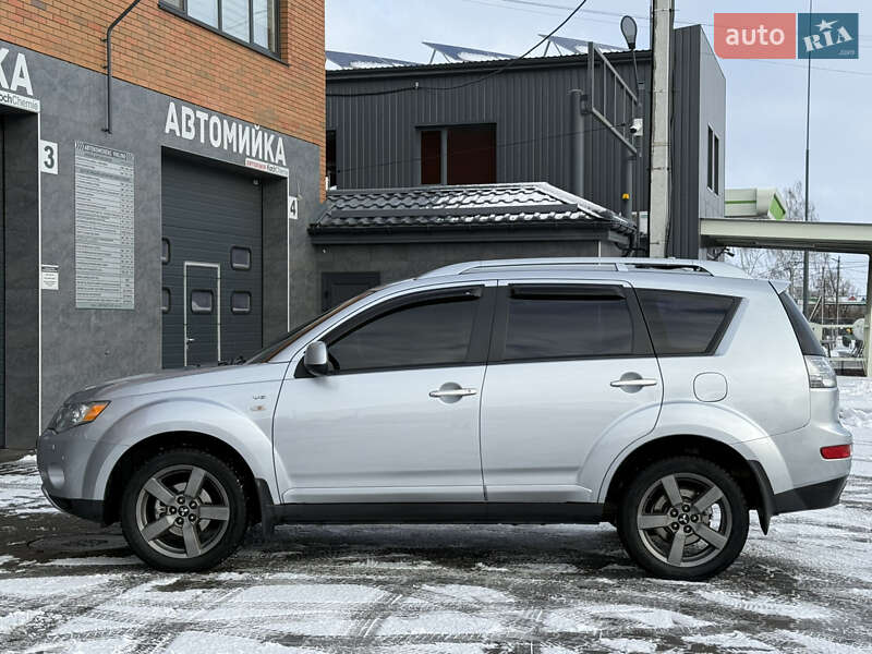 Внедорожник / Кроссовер Mitsubishi Outlander XL 2007 в Киеве