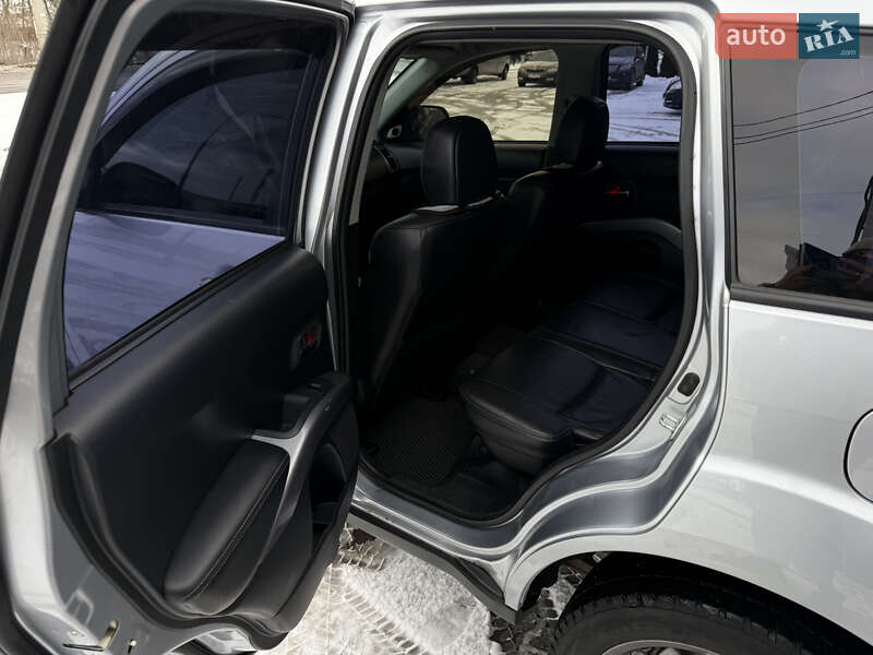 Внедорожник / Кроссовер Mitsubishi Outlander XL 2007 в Киеве