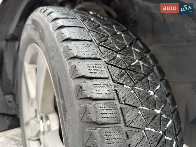 Внедорожник / Кроссовер Mitsubishi Outlander XL 2007 в Киеве