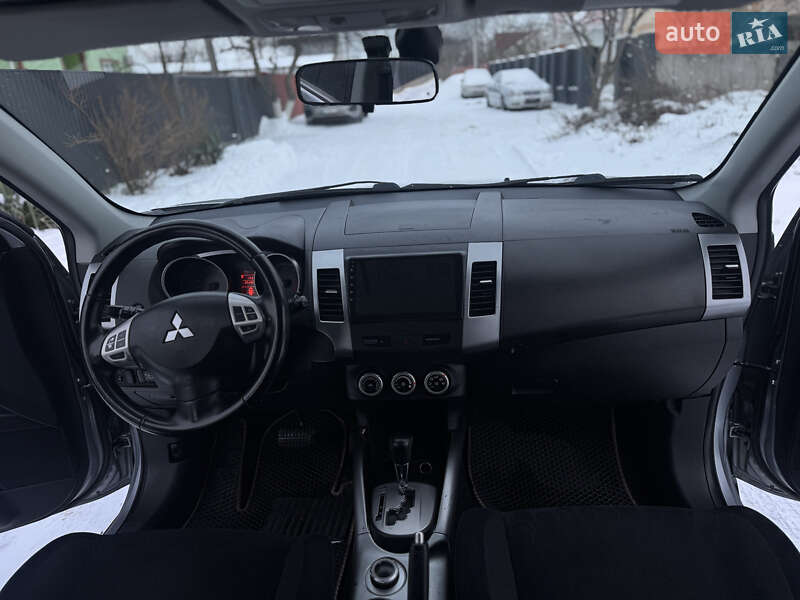 Позашляховик / Кросовер Mitsubishi Outlander XL 2008 в Броварах
