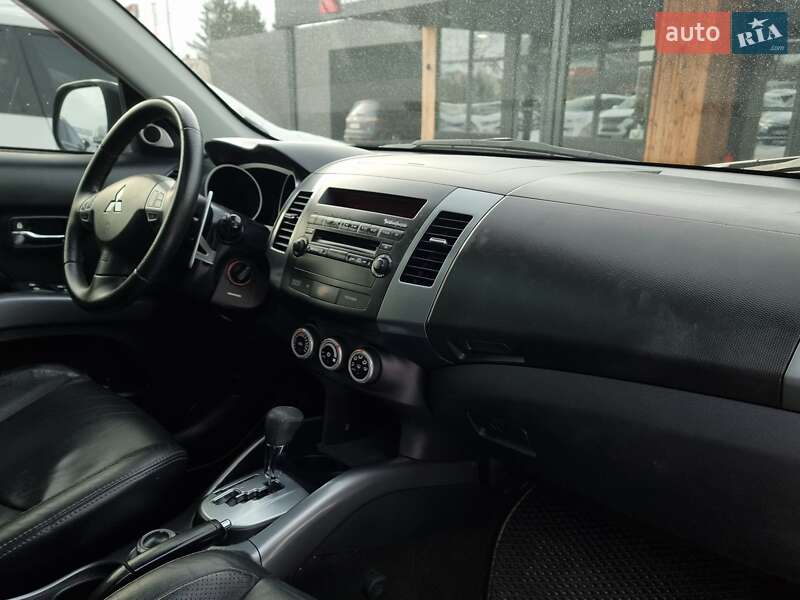Позашляховик / Кросовер Mitsubishi Outlander XL 2008 в Вінниці