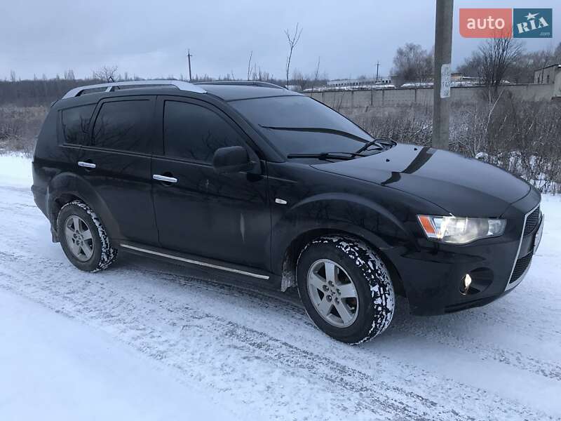 Внедорожник / Кроссовер Mitsubishi Outlander XL 2010 в Черновцах фото 3 Внедорожник / Кроссовер Mitsubishi Outlander XL 2010 в Черновцах