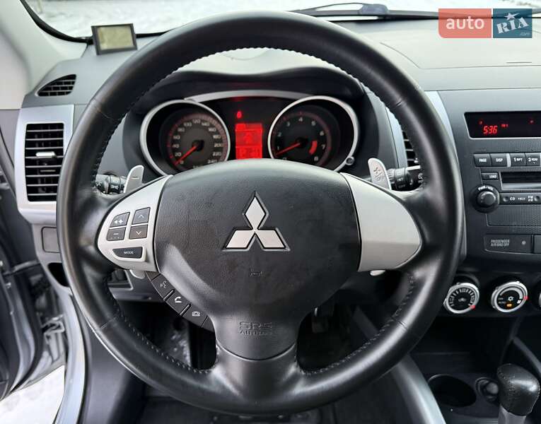 Внедорожник / Кроссовер Mitsubishi Outlander XL 2007 в Днепре