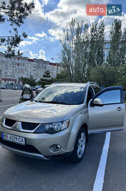 Внедорожник / Кроссовер Mitsubishi Outlander XL 2008 в Одессе