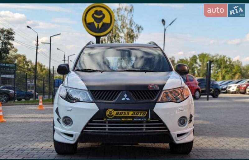 Mitsubishi Outlander XL 2010