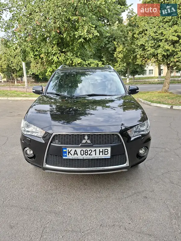Mitsubishi Outlander XL