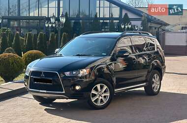 Внедорожник / Кроссовер Mitsubishi Outlander XL 2010 в Стрые