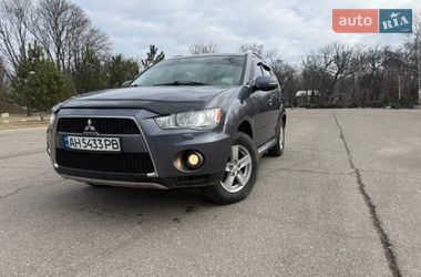 Внедорожник / Кроссовер Mitsubishi Outlander XL 2010 в Краматорске