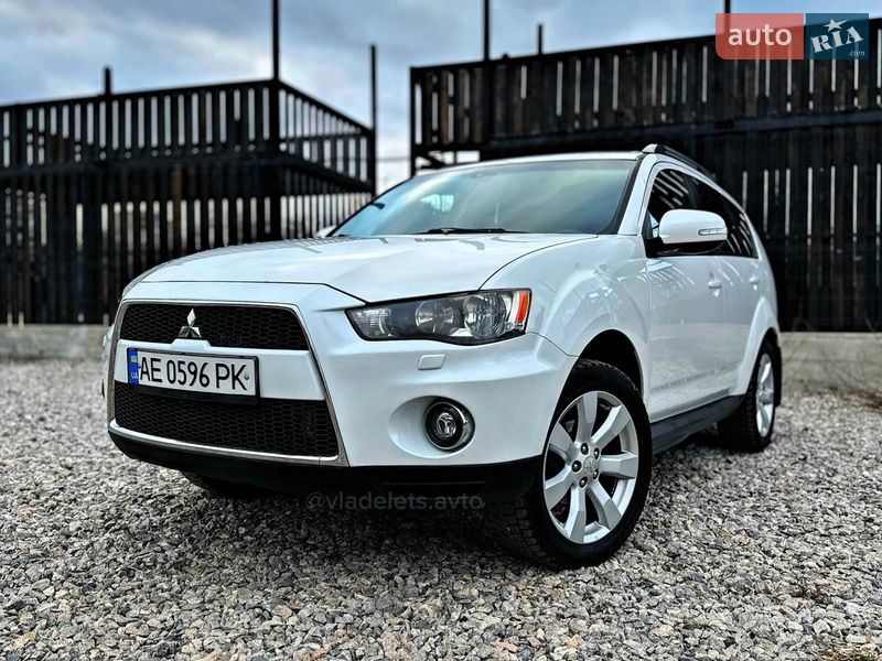 Mitsubishi Outlander XL 2011