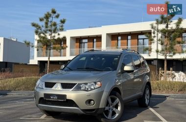 Позашляховик / Кросовер Mitsubishi Outlander XL 2008 в Києві