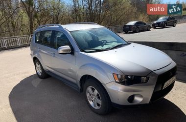 Внедорожник / Кроссовер Mitsubishi Outlander XL 2010 в Киеве