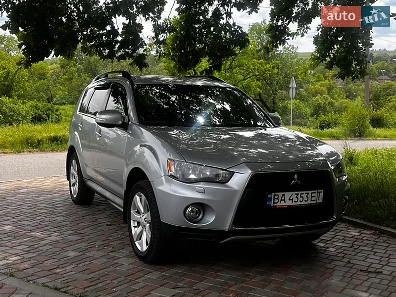Mitsubishi Outlander XL