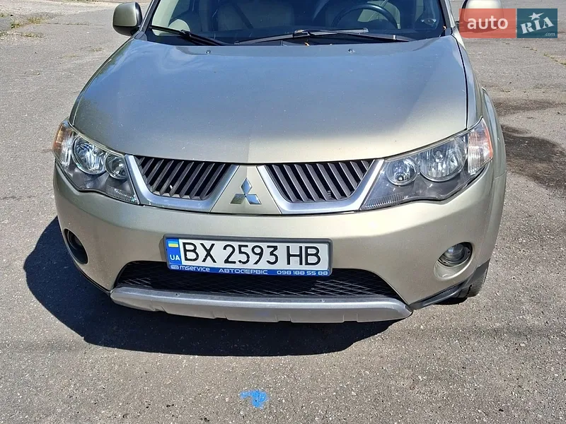 Mitsubishi Outlander XL