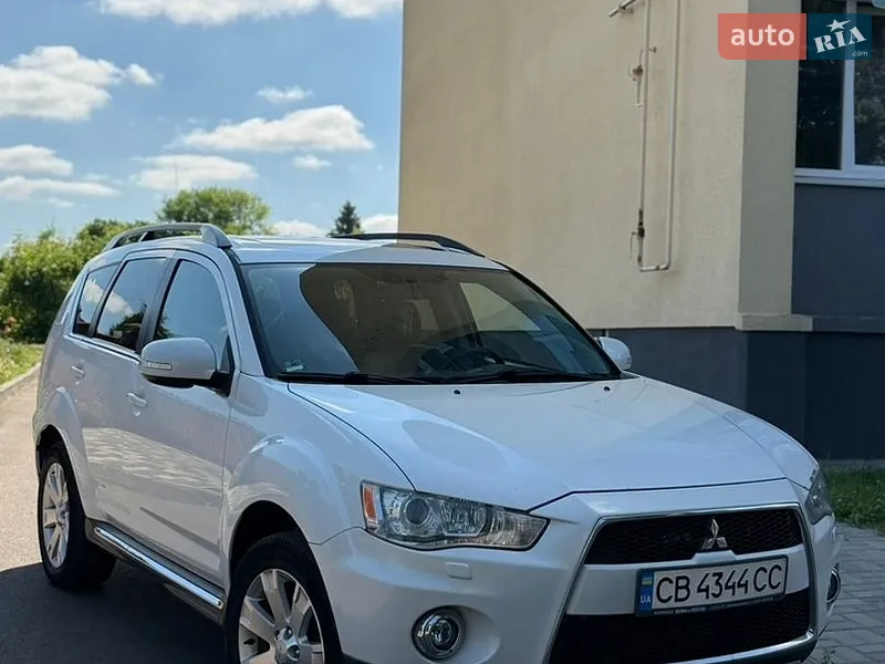 Mitsubishi Outlander XL