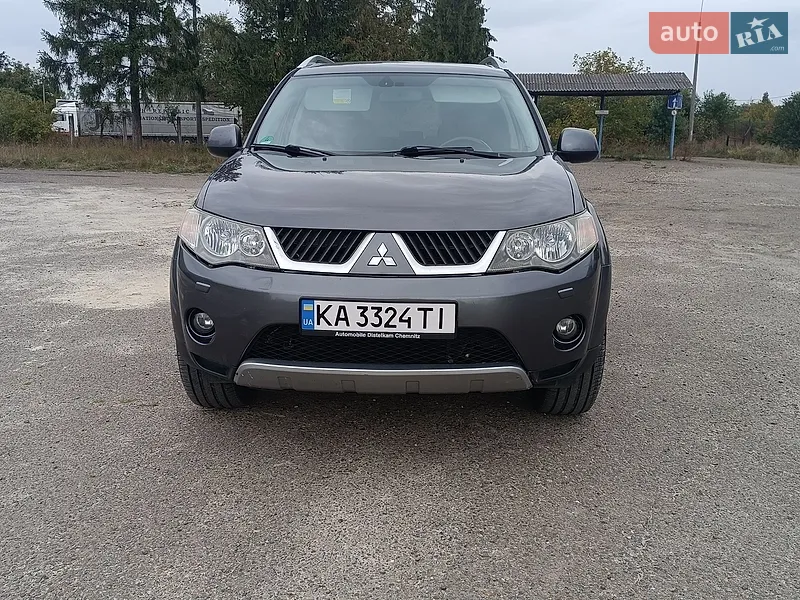Mitsubishi Outlander XL