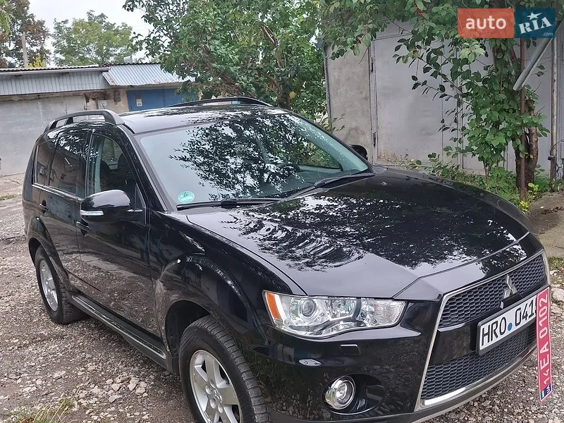 Mitsubishi Outlander XL