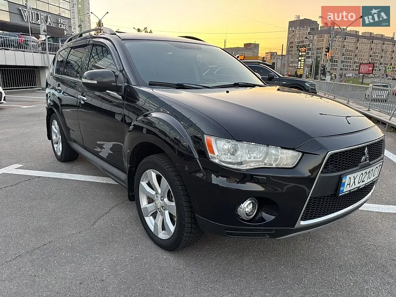Mitsubishi Outlander XL