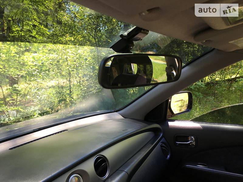 Позашляховик / Кросовер Mitsubishi Outlander 2005 в Києві