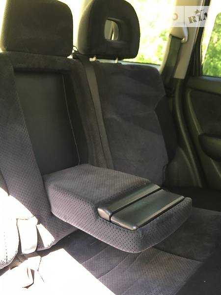 Позашляховик / Кросовер Mitsubishi Outlander 2005 в Києві