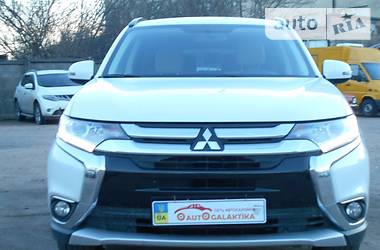 Внедорожник / Кроссовер Mitsubishi Outlander 2016 в Одессе