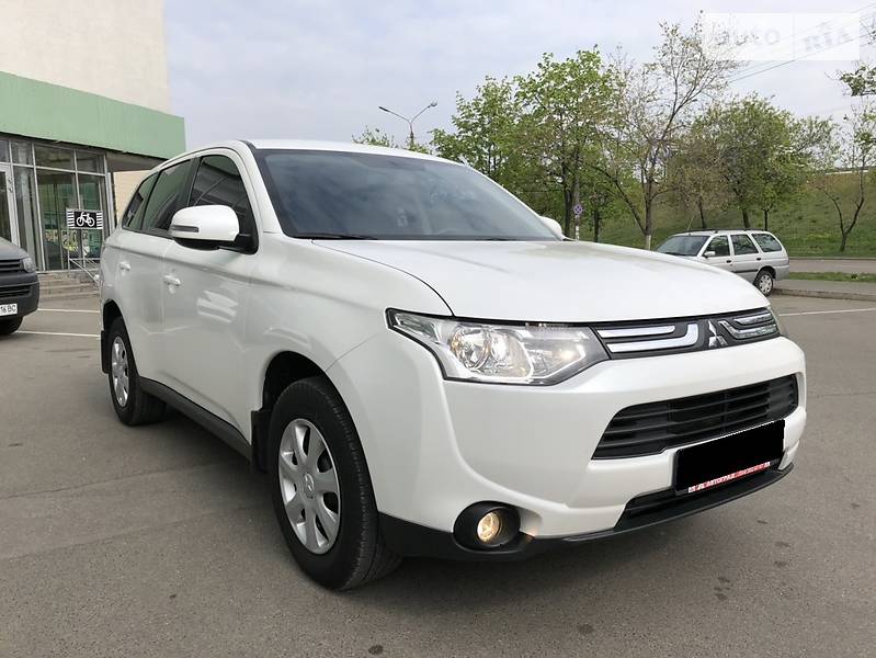 Mitsubishi Outlander 2012 года