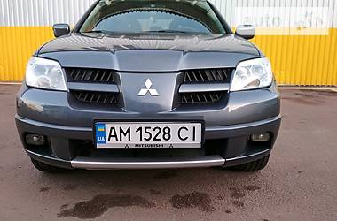 Позашляховик / Кросовер Mitsubishi Outlander 2005 в Житомирі