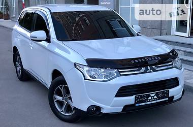 Позашляховик / Кросовер Mitsubishi Outlander 2013 в Києві