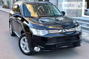 Позашляховик / Кросовер Mitsubishi Outlander 2012 в Києві