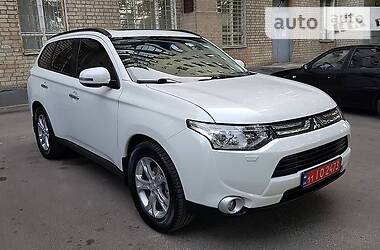 Позашляховик / Кросовер Mitsubishi Outlander 2012 в 