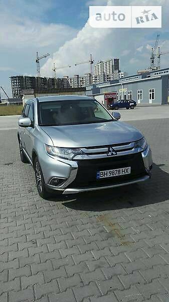 Позашляховик / Кросовер Mitsubishi Outlander 2016 в Одесі