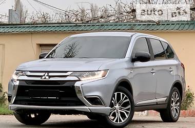 Внедорожник / Кроссовер Mitsubishi Outlander 2018 в Одессе