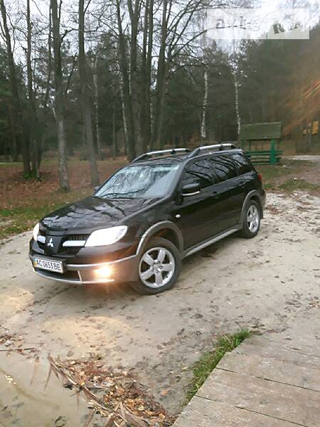 Mitsubishi Outlander 4?4