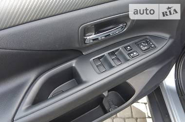 Позашляховик / Кросовер Mitsubishi Outlander 2013 в 