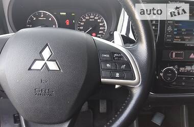 Позашляховик / Кросовер Mitsubishi Outlander 2013 в 