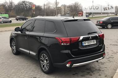 Внедорожник / Кроссовер Mitsubishi Outlander 2016 в Запорожье