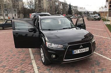 Позашляховик / Кросовер Mitsubishi Outlander 2010 в 